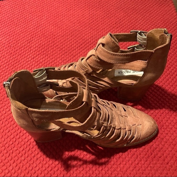 STEVE MADDEN Sz 8 Strappy Ankle  Booties Stacked Heel Leather - Picture 3 of 11